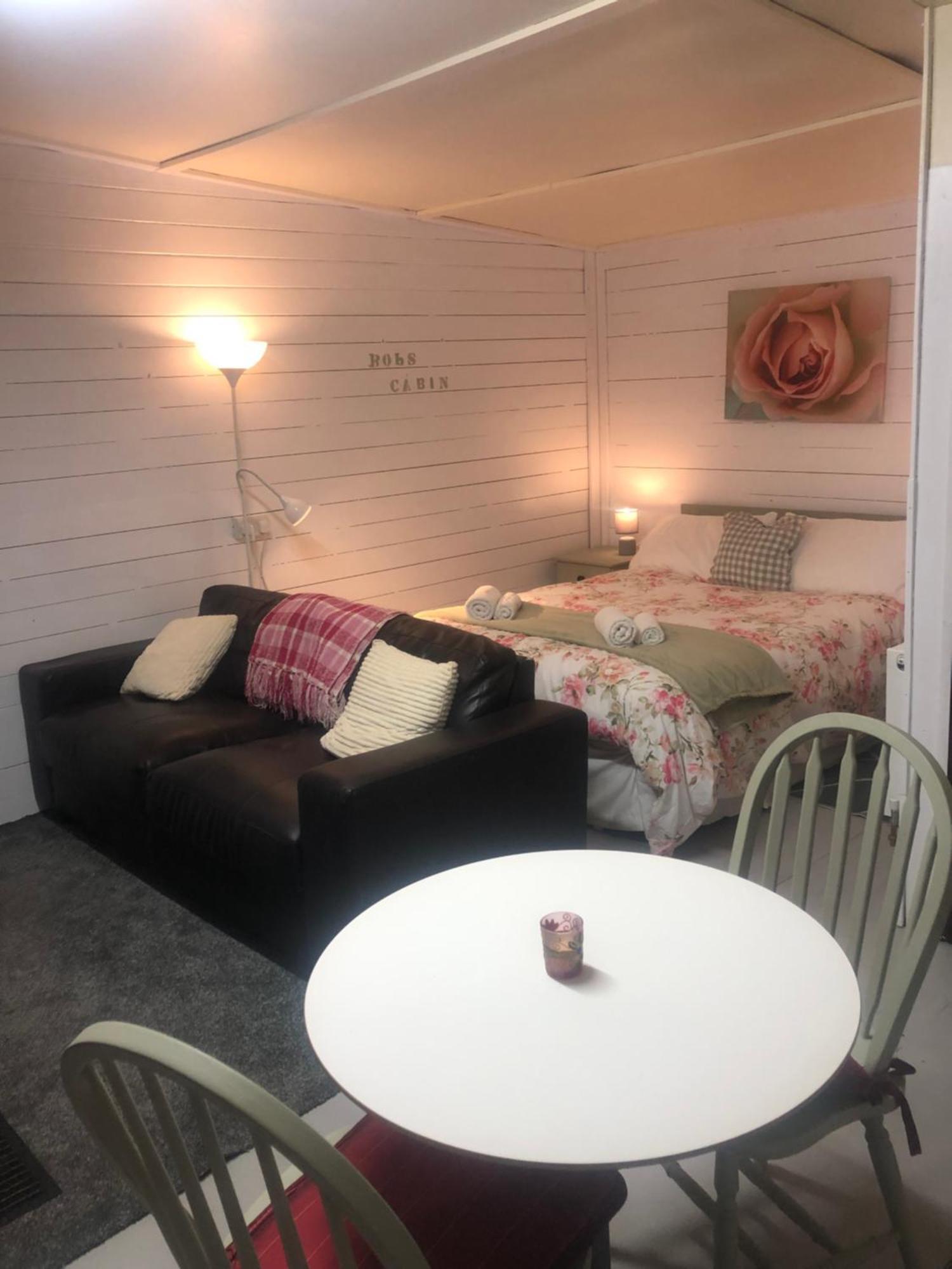 Bob'S Cabin Galway Bagian luar foto
